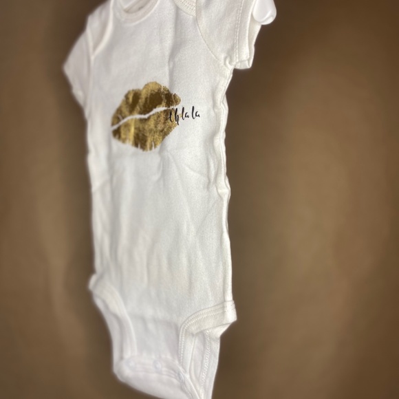 BRAND NEW - Trendy baby onesies - Picture 2 of 5
